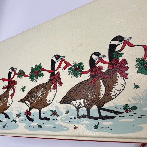 Vintage Potpourri Press Holiday Christmas Geese 2 Tin Cans Hong Kong - Picture 9 of 9
